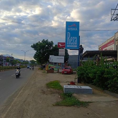 Wisma Reza Palopo Motel Esterno foto