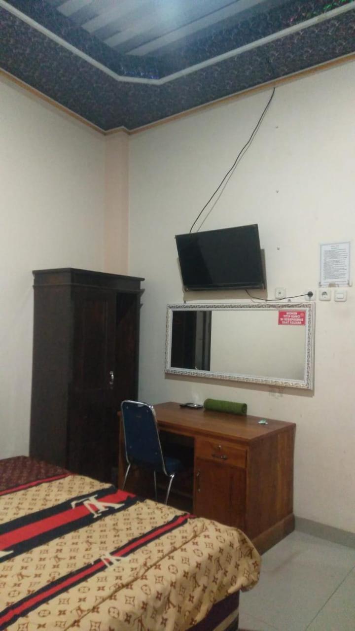 Wisma Reza Palopo Motel Esterno foto